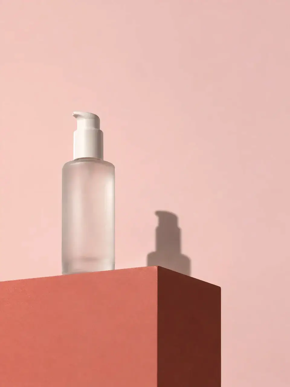 Control minimalist style across scenes