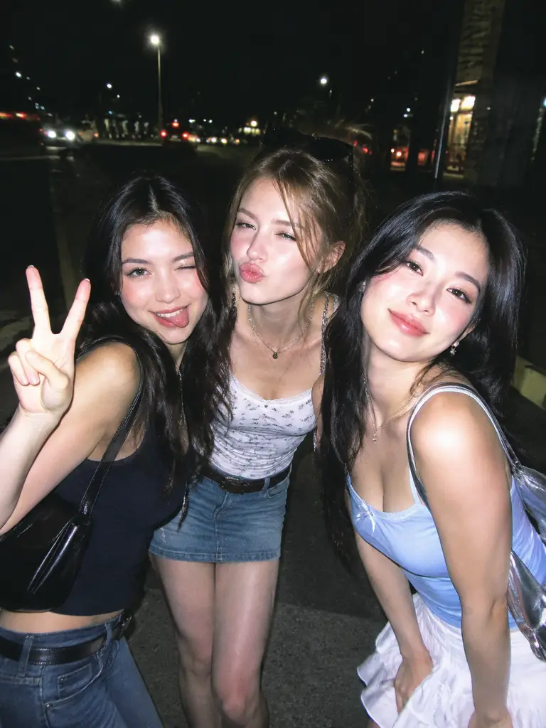 Y2K street snapshot